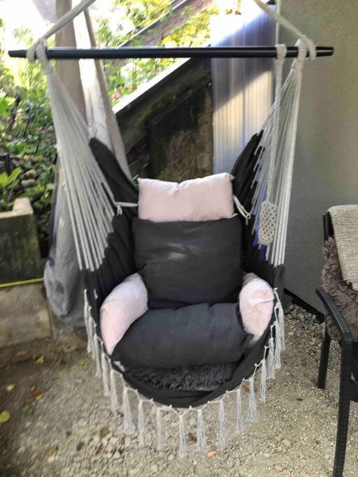 Stylisches Maybach Appartement Mit Terrasse Fuer 5 Personen, 5 Betten, Grosse Kochinsel, Homeoffice Mit 250Mbit Wlan Aidlingen Exterior foto