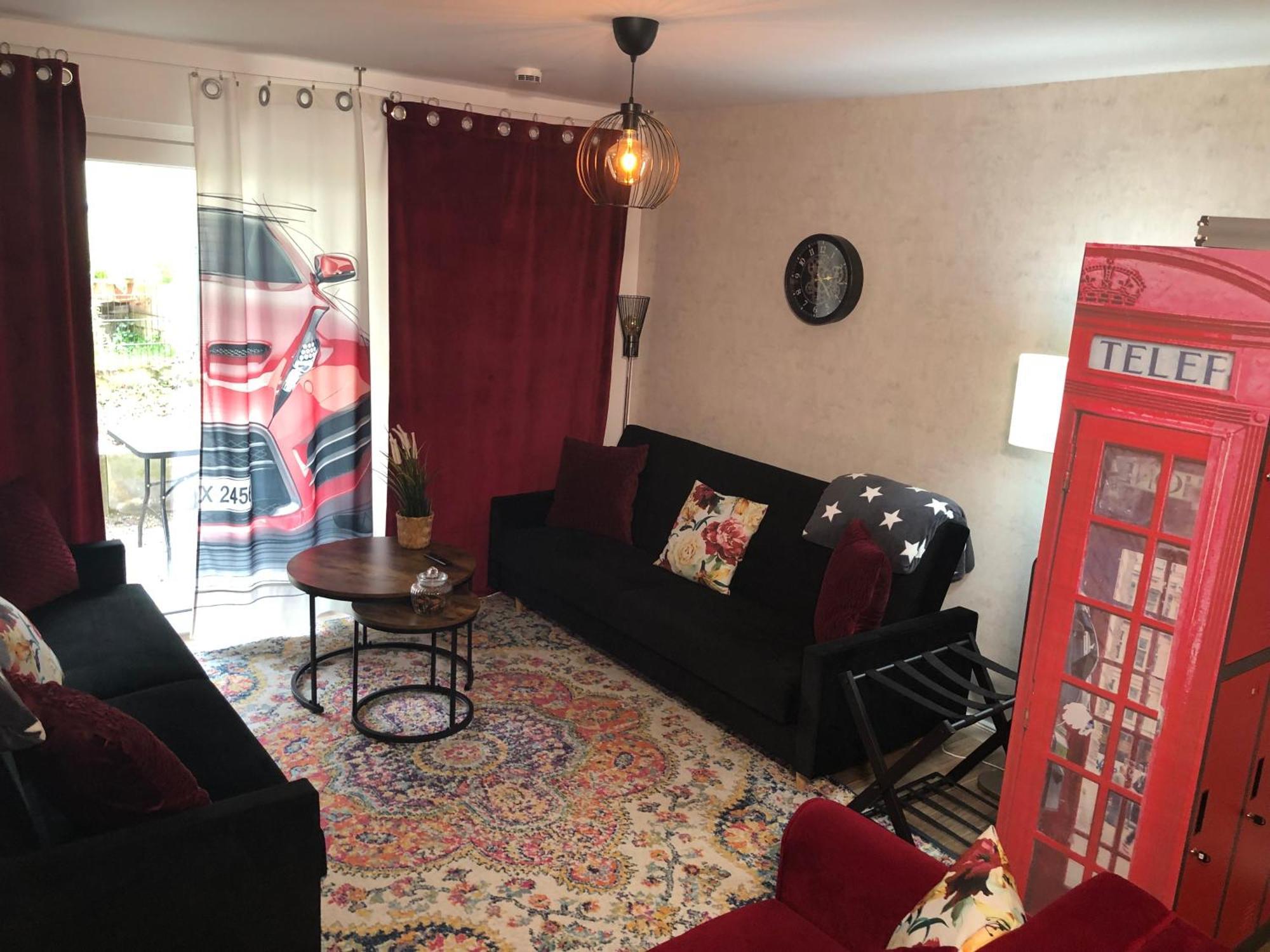 Stylisches Maybach Appartement Mit Terrasse Fuer 5 Personen, 5 Betten, Grosse Kochinsel, Homeoffice Mit 250Mbit Wlan Aidlingen Exterior foto