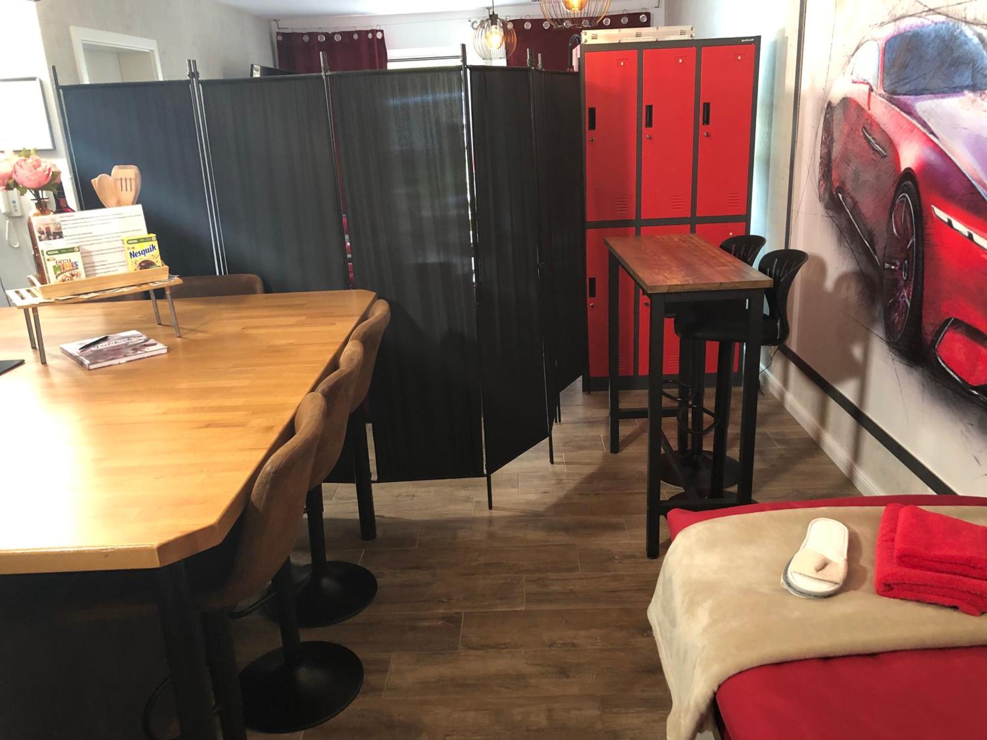 Stylisches Maybach Appartement Mit Terrasse Fuer 5 Personen, 5 Betten, Grosse Kochinsel, Homeoffice Mit 250Mbit Wlan Aidlingen Exterior foto